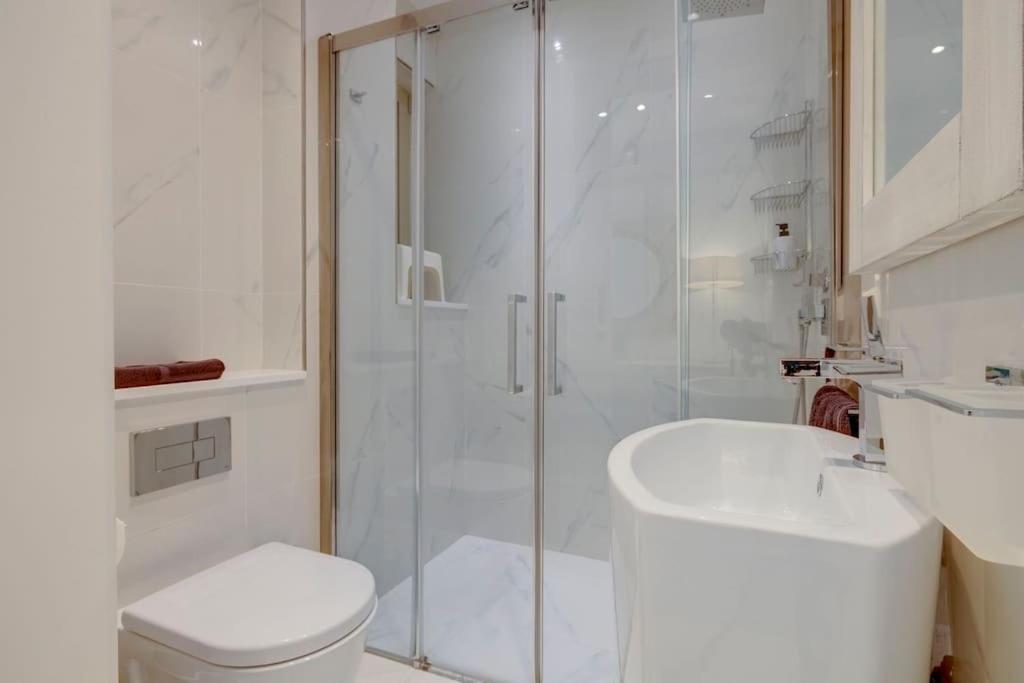 Prime Location Seaview Lux Apartment *