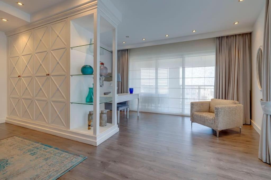 Prime Location Seaview Lux