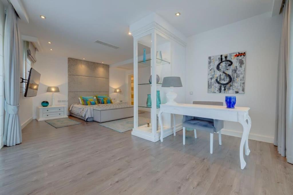 Apartment Prime Location Seaview Lux Sliema