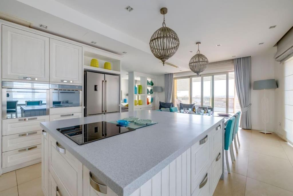 Prime Location Seaview Lux *