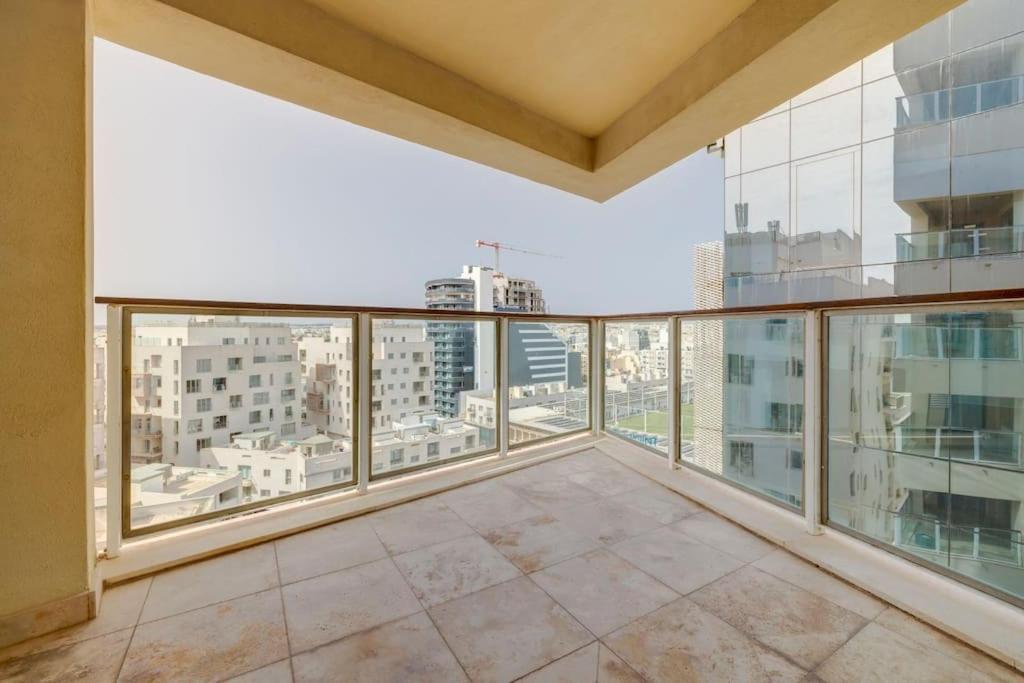 Prime Location Seaview Lux Apartment
