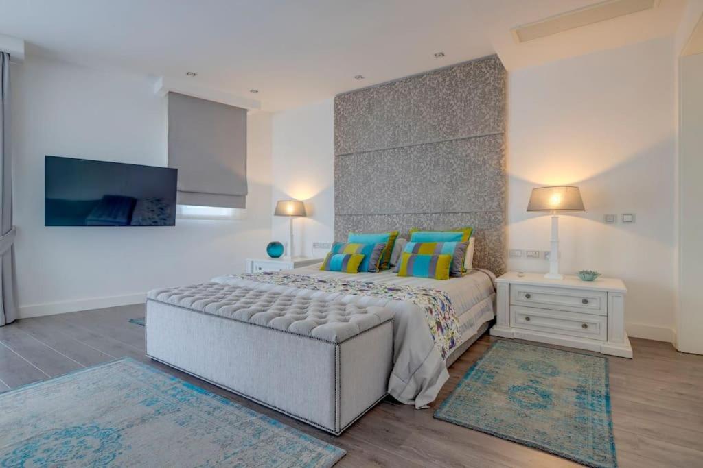 Prime Location Seaview Lux Apartment