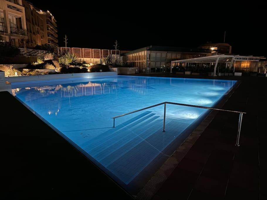 Prime Location Seaview Lux