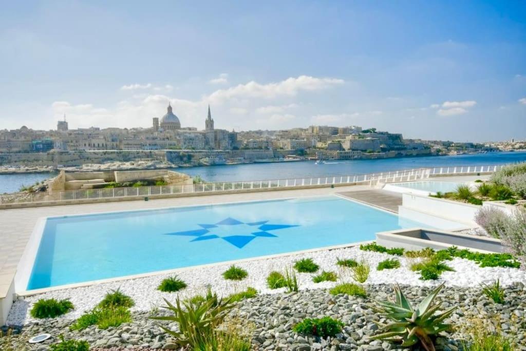 Prime Location Seaview Lux Sliema
